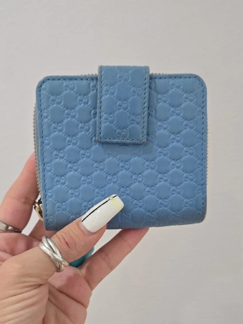 Gucci Light Blue GG Embossed Zip Around Wallet - Picture 3 of 11